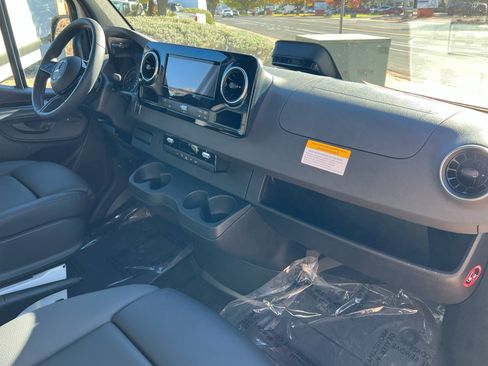 New 2026 Mercedes-Benz Sprinter 2500 image 18