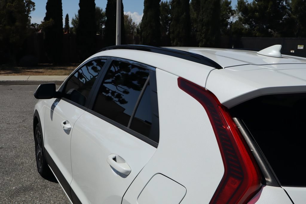Used 2023 Kia Niro EX FWD image 16