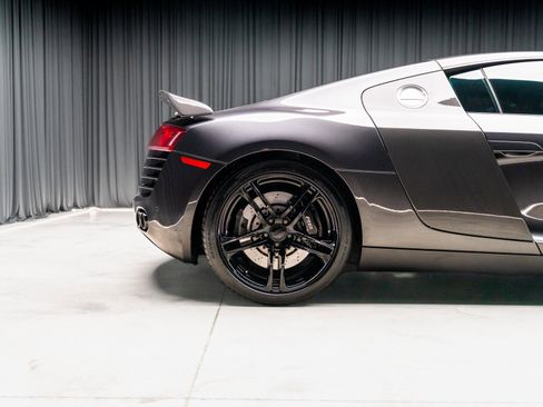 Used 2011 Audi R8 V8 image 29