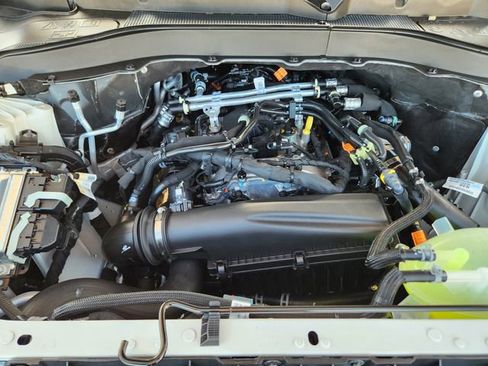 New 2026 Ford Explorer Tremor w/ Tremor Convenience Package image 32