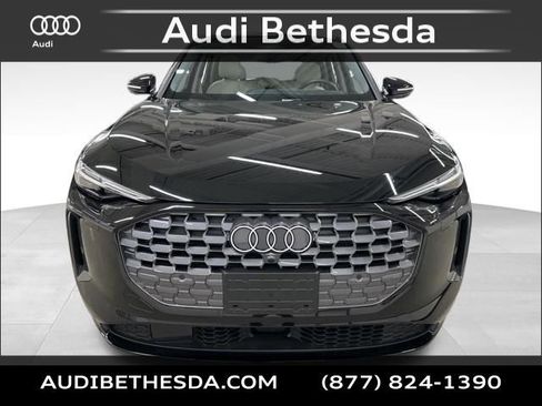 Certified 2025 Audi Q5 Premium Plus w/ Premium Plus image 2