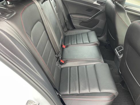 Used 2019 Volkswagen Golf 4-Door FWD image 16