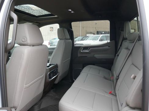 New 2026 Chevrolet Silverado 1500 LTZ w/ LTZ Premium Package AWD/4WD image 15