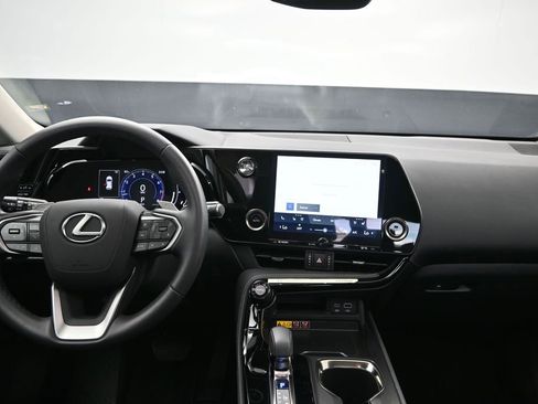 Used 2025 Lexus NX 250 FWD w/ Accessory Package (Z1) image 19