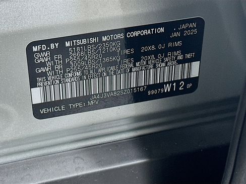 Used 2025 Mitsubishi Outlander SE image 12