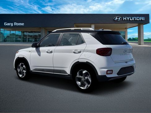 New 2026 Hyundai Venue SEL FWD image 4