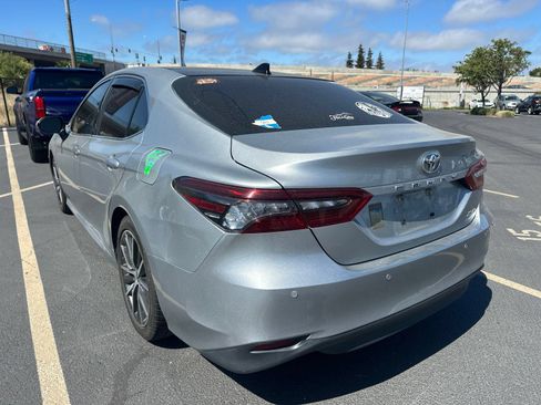 Used 2022 Toyota Camry XLE w/ Navigation Package FWD image 3