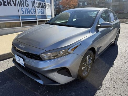 Used 2023 Kia Forte LXS image 9