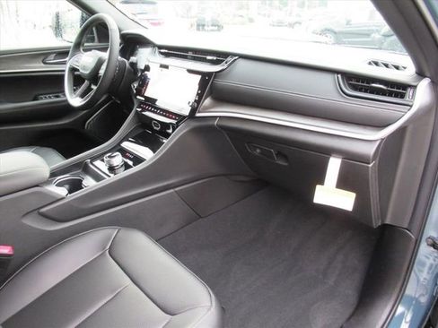 New 2026 Jeep Grand Cherokee L Limited RWD image 11