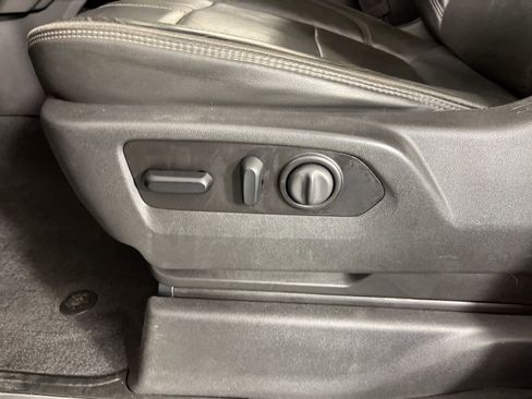 Used 2020 Chevrolet Silverado 1500 High Country w/ Technology Package image 22