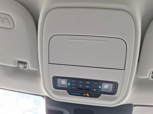 New 2025 Ford Expedition Active image 13