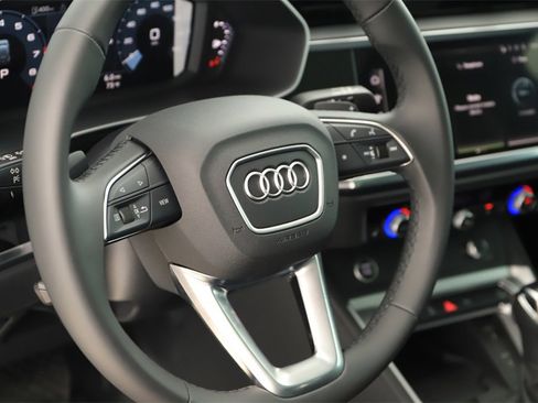 New 2025 Audi Q3 2.0T Premium image 16