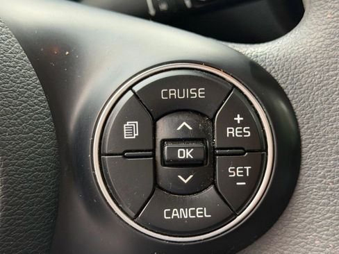 Used 2022 Kia Soul LX w/ Technology Package FWD image 23