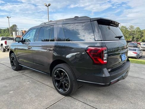 Used 2023 Ford Expedition Limited RWD image 5