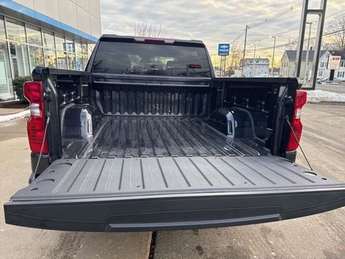 Used 2024 Chevrolet Silverado 1500 LT image 8