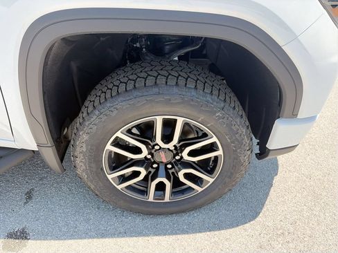 New 2026 GMC Sierra 1500 AT4 w/ AT4 Premium Package AWD/4WD image 41