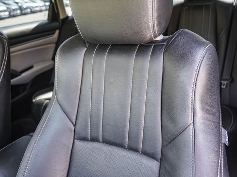 Used 2018 Honda Accord EX image 26