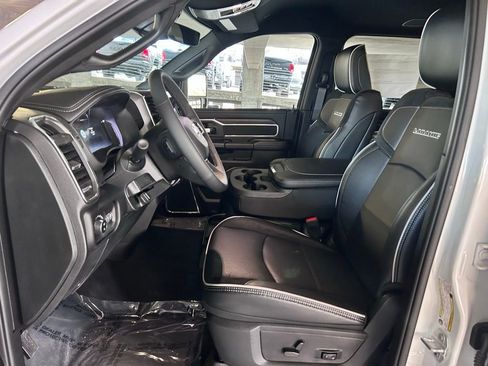New 2026 RAM 2500 Laramie AWD/4WD image 12