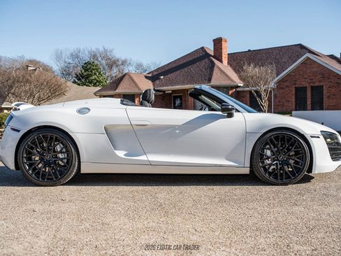 Used 2015 Audi R8 V8 w/ Full Leather Package image 9