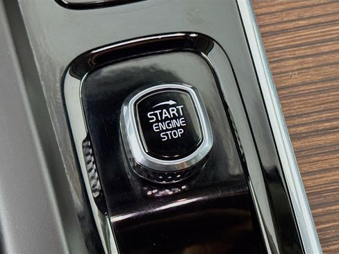 Used 2022 Volvo XC60 T8 Inscription image 20