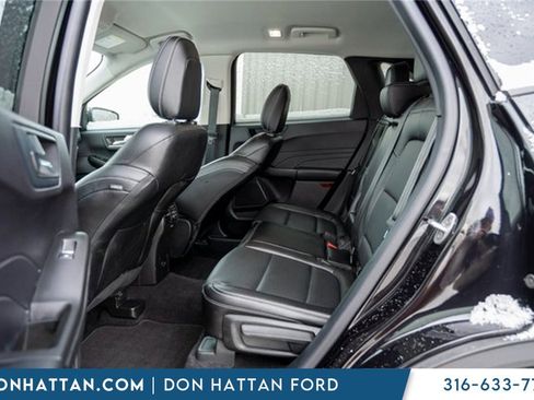 Used 2022 Ford Escape SEL image 22