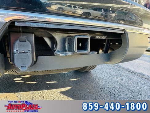 Used 2022 Chevrolet Suburban LT w/ Luxury Package image 20