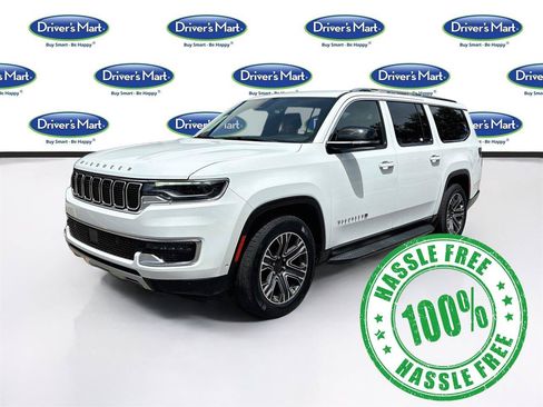 Used 2024 Jeep Wagoneer L Series II w/ Flexible Seating Group RWD image 3