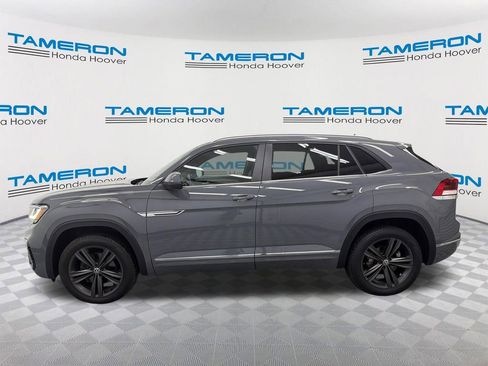 Used 2021 Volkswagen Atlas Cross Sport SE w/ Panoramic Sunroof Package image 2