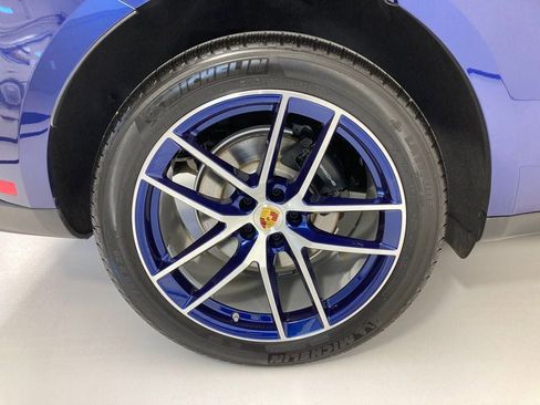 Certified 2025 Porsche Macan AWD image 27