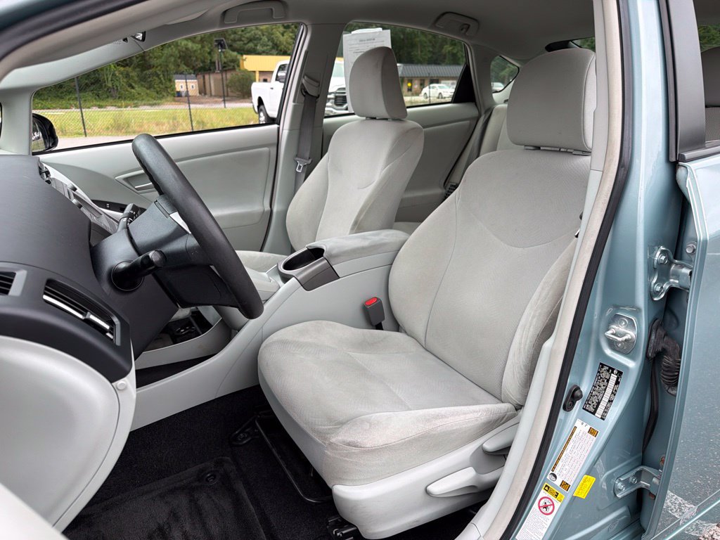 Used 2014 Toyota Prius Three w/ Preferred Accessory Package FWD image 16