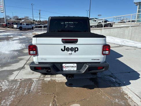 Used 2020 Jeep Gladiator Sport w/ Quick Order Package 24S image 4