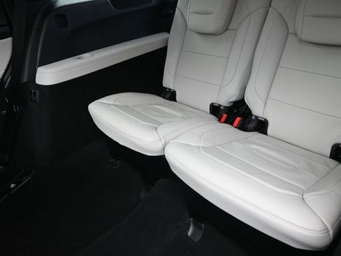 Used 2019 Mercedes-Benz GLS 550 4MATIC image 17