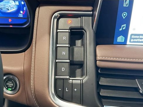 Certified 2024 Chevrolet Suburban High Country image 17