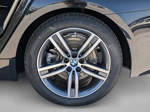 Used 2021 BMW 530e xDrive w/ Convenience Package image 25