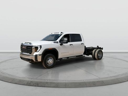 New 2026 GMC Sierra 3500 Pro w/ Convenience Package RWD image 4