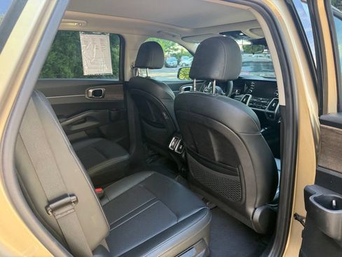 Used 2021 Kia Sorento EX w/ Panoramic Sunroof Package AWD/4WD image 15
