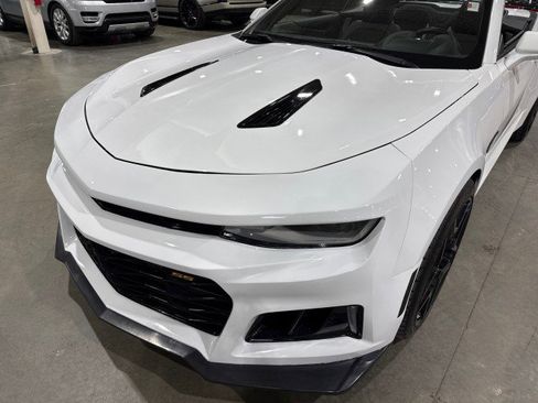 Used 2018 Chevrolet Camaro SS image 33