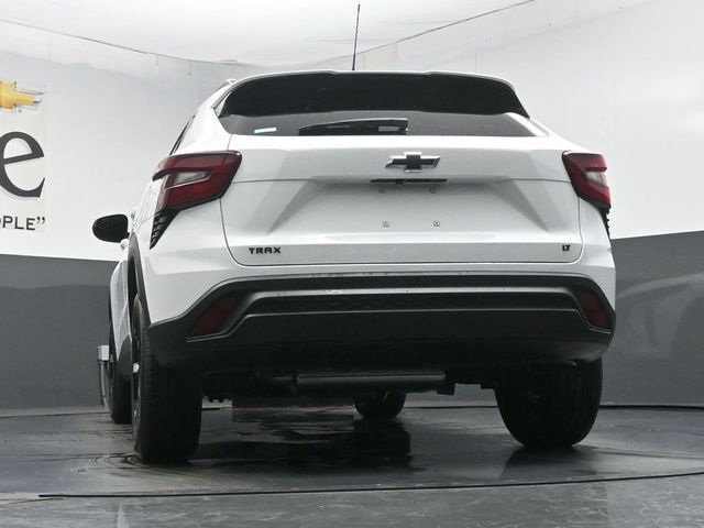 New 2026 Chevrolet Trax LT w/ Driver Confidence Package FWD image 32