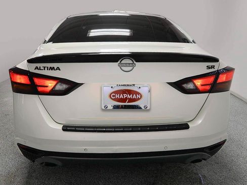 Used 2022 Nissan Altima 2.5 SR w/ Midnight Edition Package FWD image 4