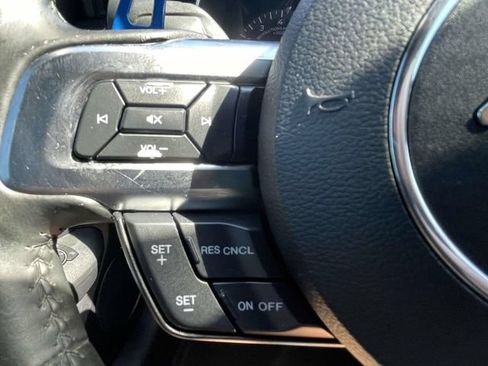 Used 2018 Ford Mustang Coupe RWD image 21