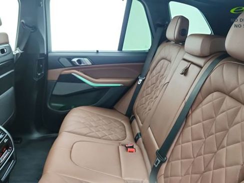 Used 2025 BMW X5 M60i AWD/4WD image 30