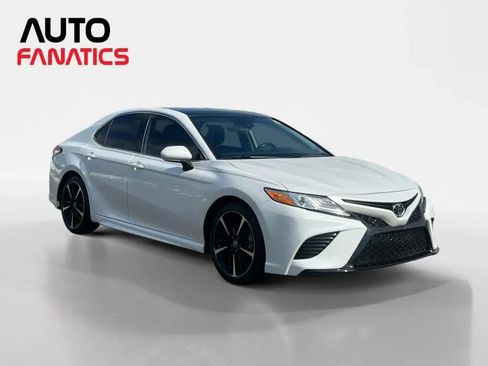 Used 2020 Toyota Camry XSE FWD image 8