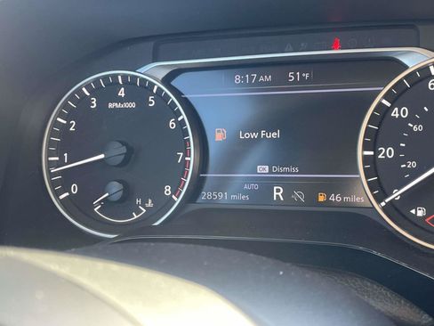 Used 2025 Nissan Pathfinder SV AWD/4WD image 14