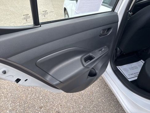 Used 2023 Nissan Versa S image 11