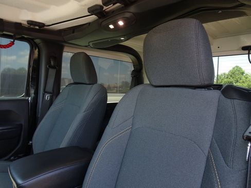 Used 2024 Jeep Wrangler Sport AWD/4WD image 12