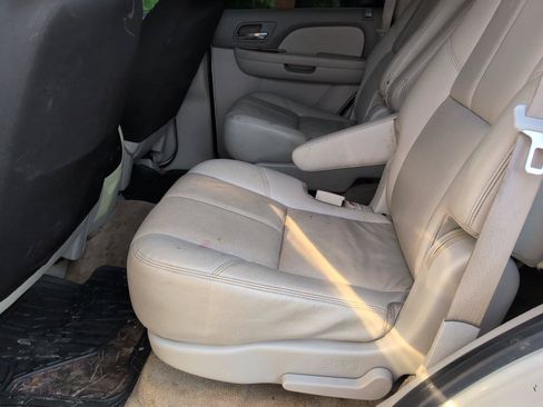Used 2008 Chevrolet Tahoe LTZ w/ LTZ Preferred Equipment Group RWD image 32