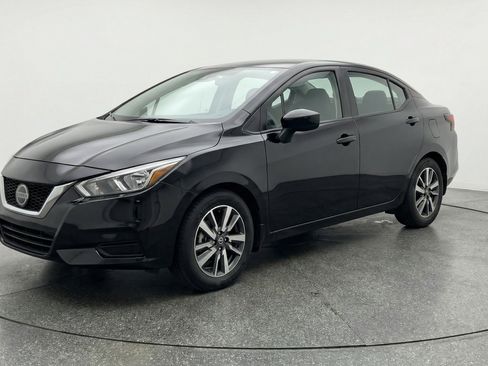 Used 2025 Nissan Versa SV image 3