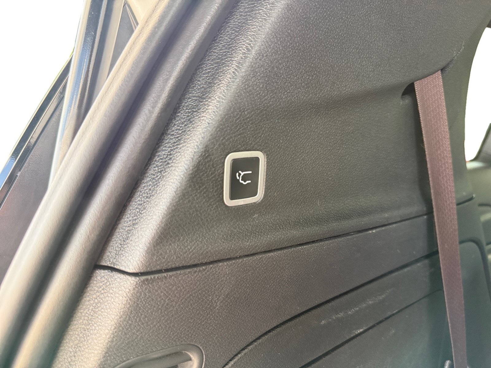 Used 2024 Chrysler Pacifica Premium FWD image 34