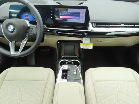 Used 2025 BMW X1 xDrive28i w/ Premium Package image 14