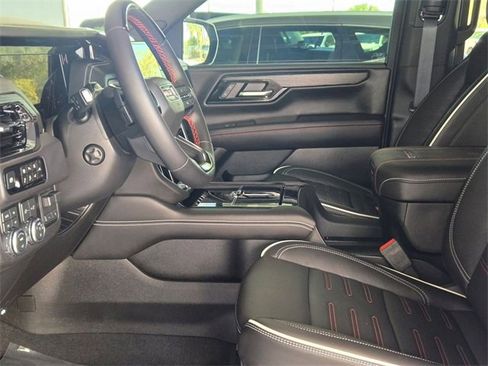 Used 2026 GMC Yukon AT4 Ultimate w/ LPO, Illumination Package image 21